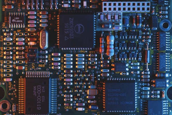 Placa de circuito con componentes electrónicos